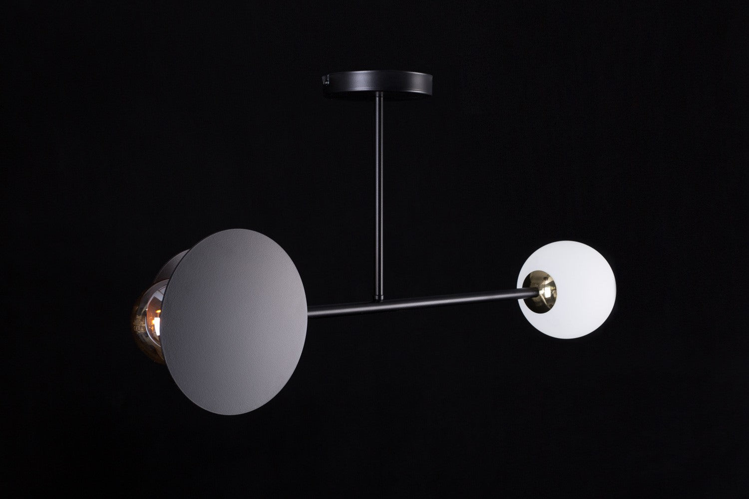 Elegancka lampa SUFITOWA NICEA czarna KLOSZ BIAŁY geometryczny kształt