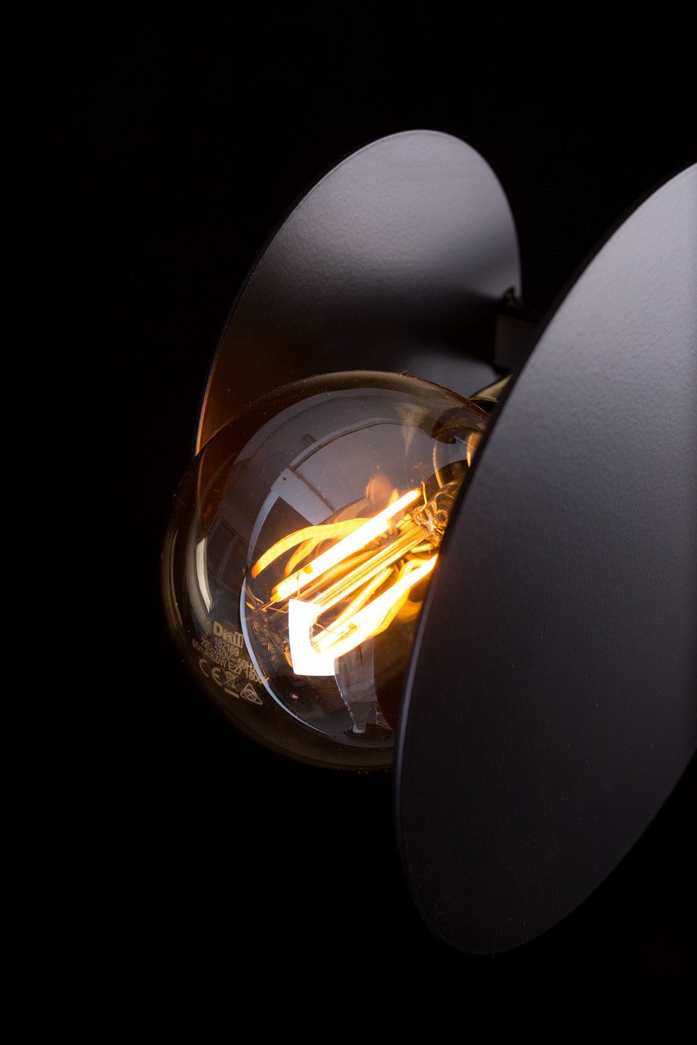 Elegancka lampa SUFITOWA NICEA czarna KLOSZ BIAŁY geometryczny kształt - LAITICA