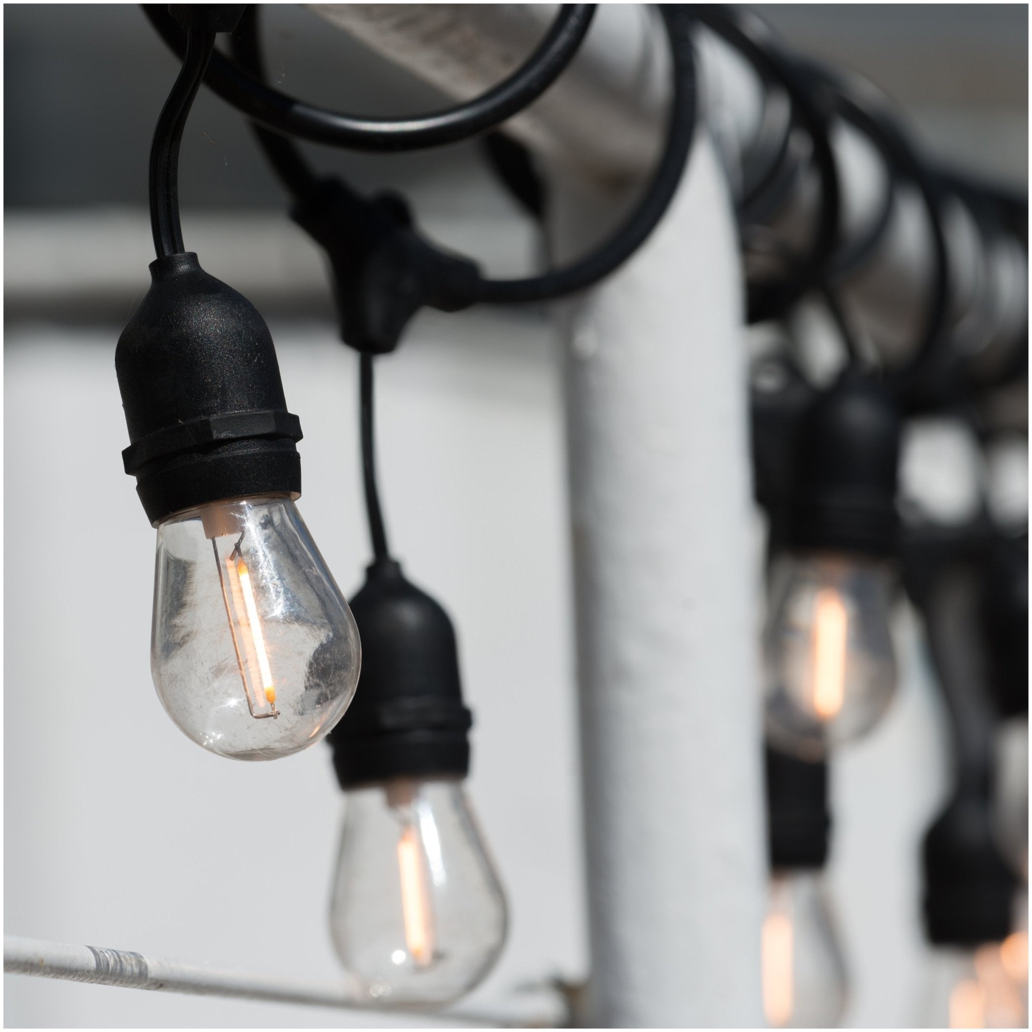 Girlanda Ogrodowa LED Zewnętrzna 15m + 15 Żarówek 1W 3000K Ciepła Biel Łańcuch Świetlny - LAITICA