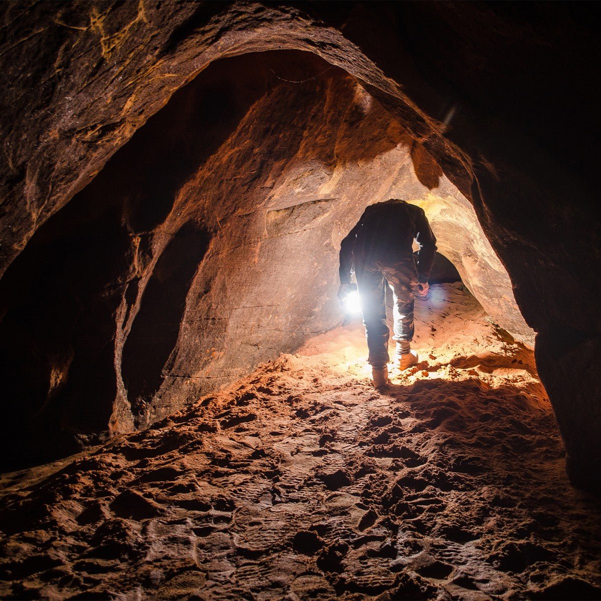 Latarka LED wielofunkcyjna 500lm USB - C akumulatorowa 2 źródła światła ze skrzynką narzędziową - LAITICA