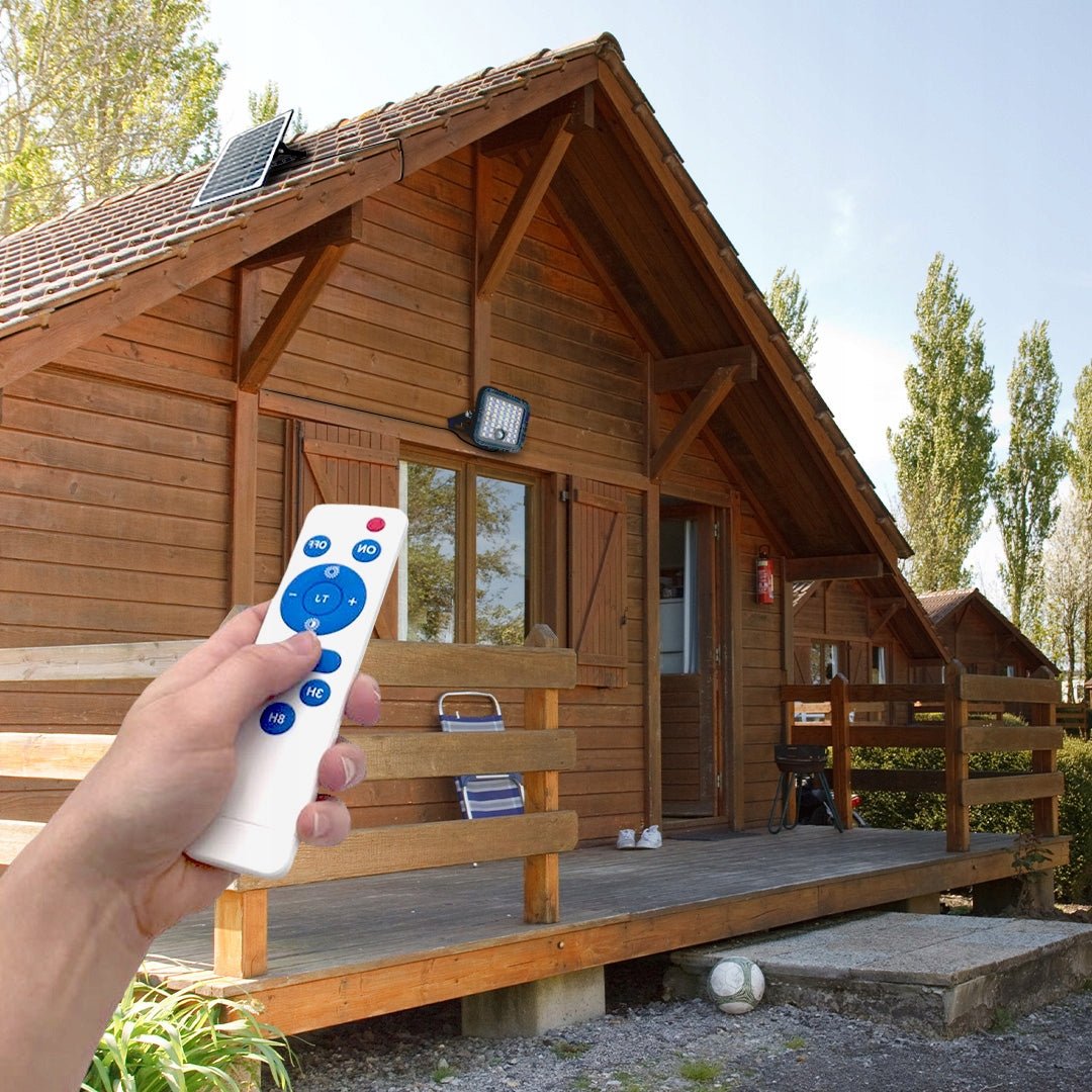 Naświetlacz LED Solarny 30W z Czujnikiem Ruchu Halogen na Pilota PREMIUM - LAITICA