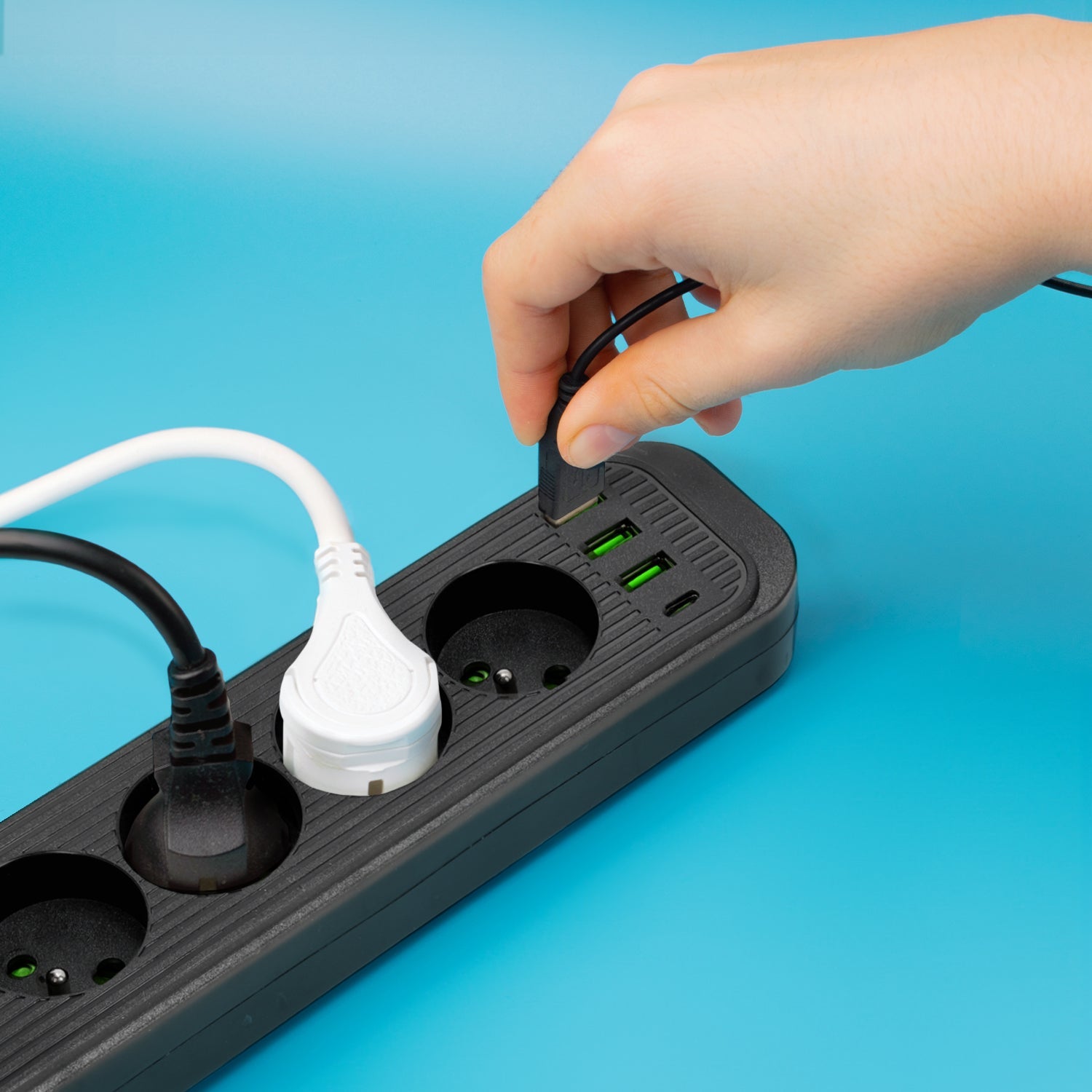 Przedłużacz 4 gniazda 3m LISTWA ZASILAJĄCA czarny + 4x USB Z WŁĄCZNIKIEM - LAITICA