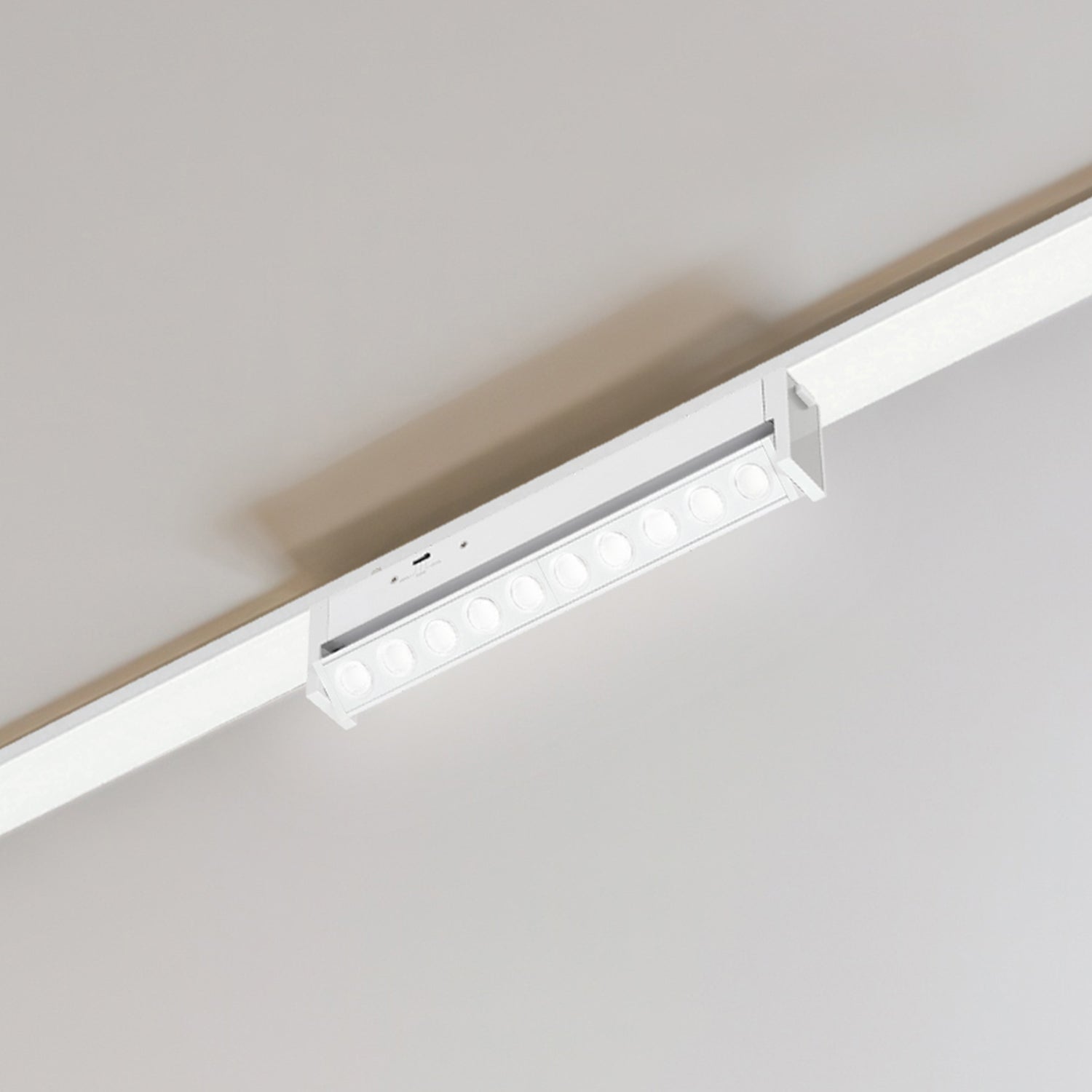 Reflektor magnetyczny LED do oświetlenia akcentowego