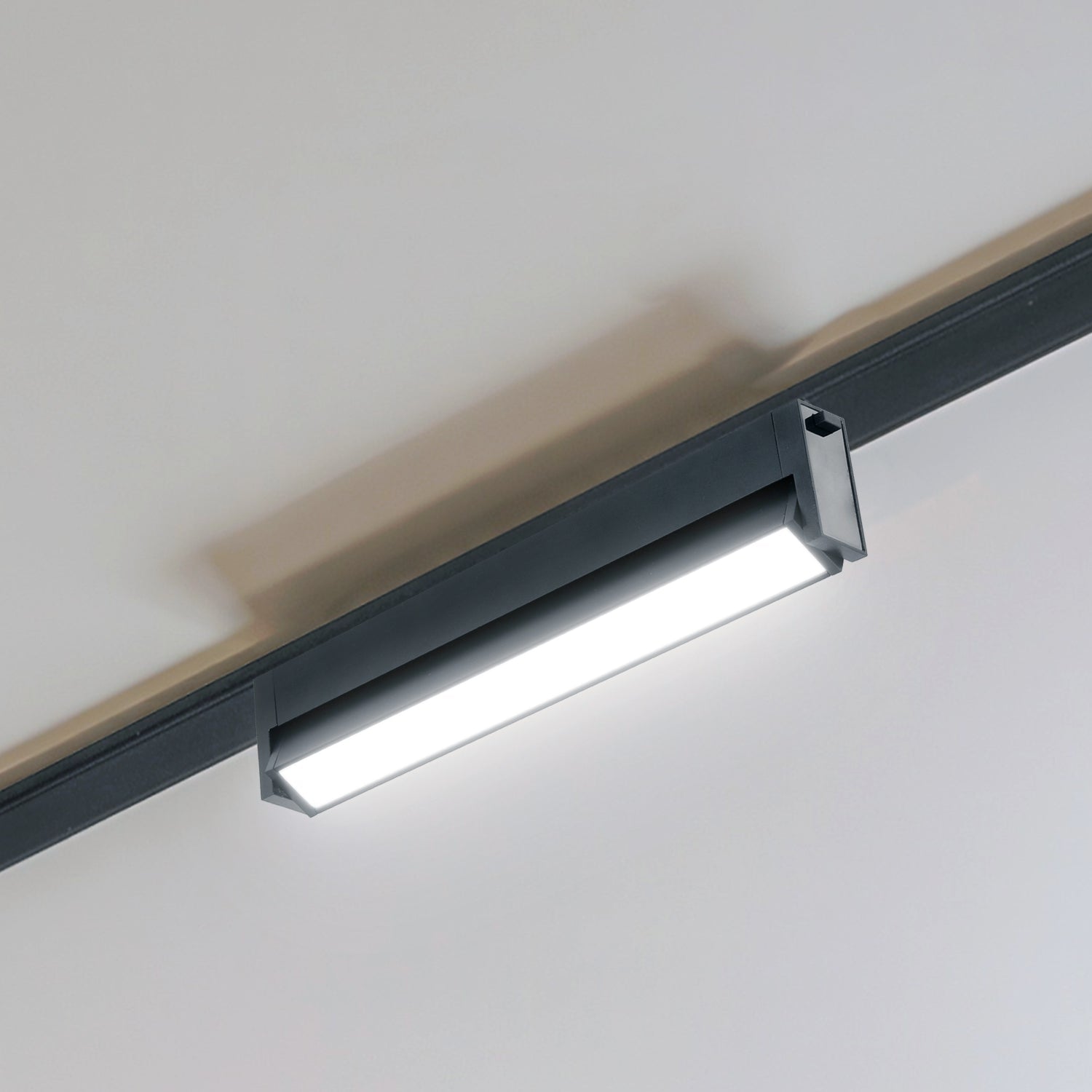 Reflektor magnetyczny LED 10W 3CCT do szyny magnetycznej natynkowej – czarny - LAITICA