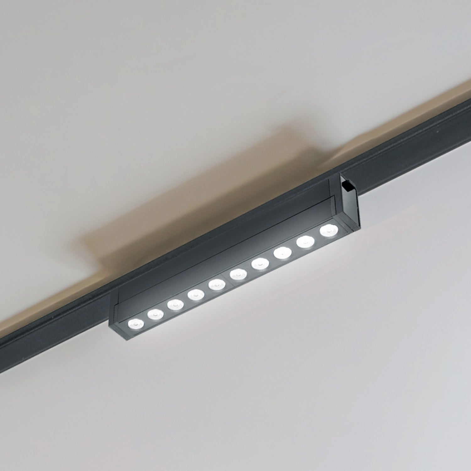 Reflektor magnetyczny LED do oświetlenia akcentowego