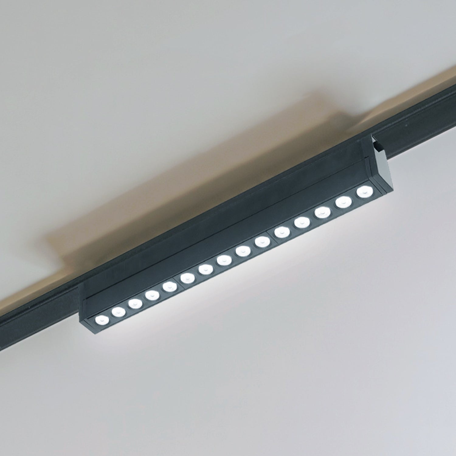 Reflektor magnetyczny LED 15W 3CCT do szyny magnetycznej natynkowej – czarny - LAITICA