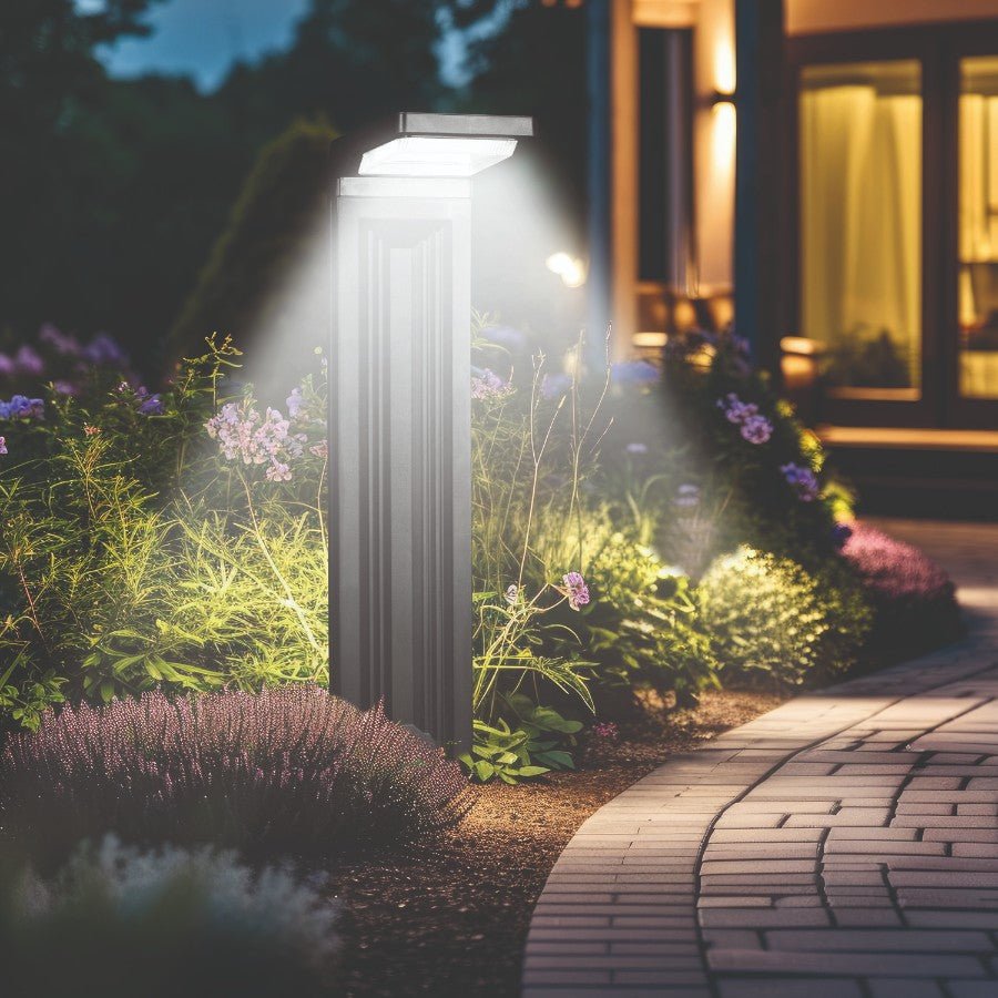 Wbijana lampa ogrodowa MILIA zasilanie solarne BARWA ZIMNOBIAŁA słupek IP44 - LAITICA