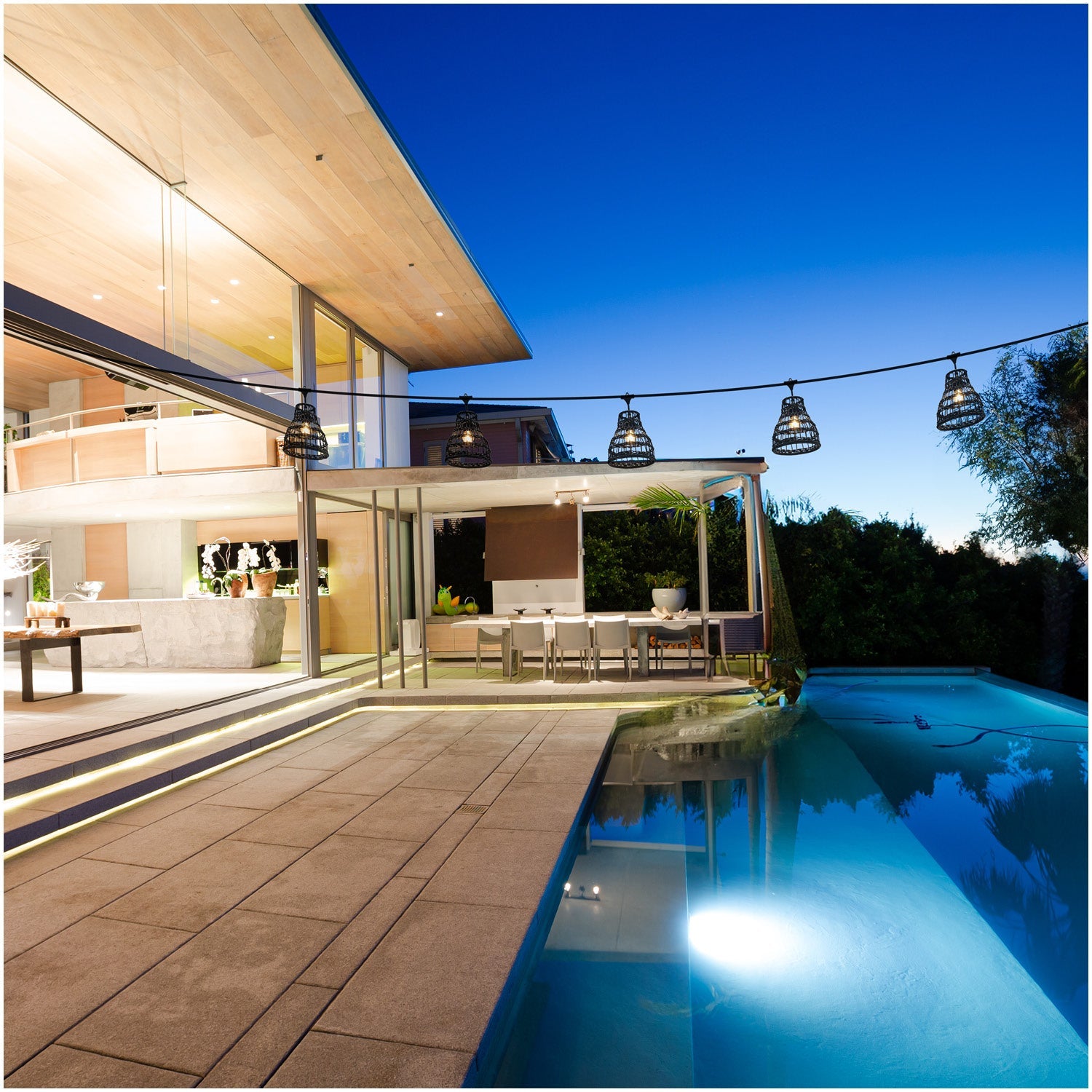 ZESTAW CRETE Girlanda ogrodowa 5m + kabel 5m + 5x klosz czarny R2 - LAITICA