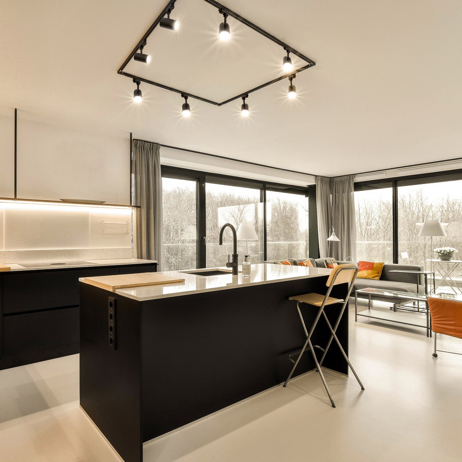 Zestaw szynowy 3 fazowy szyna 4x1m, 4x łącznik L, 8x Lampa CZARNY - LAITICA