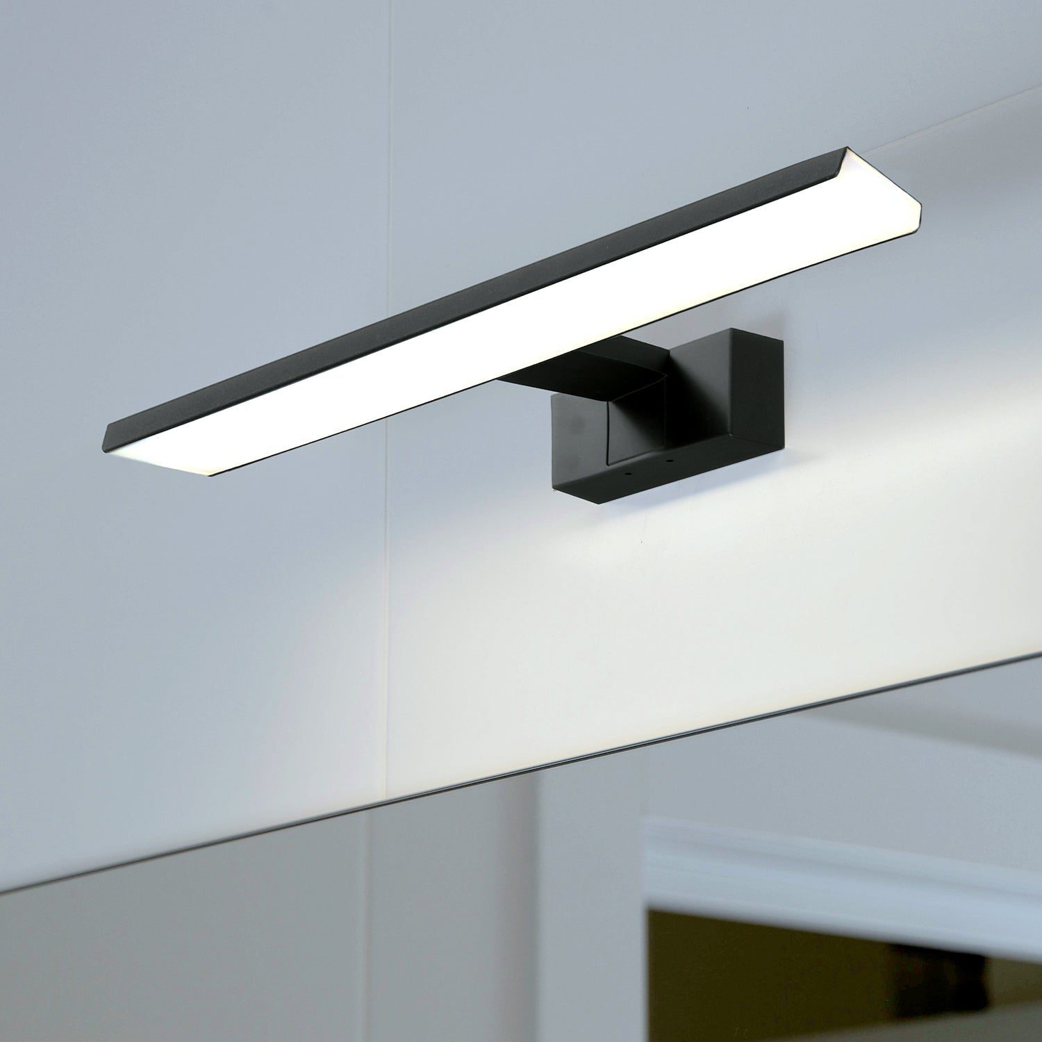 Kinkiet łazienkowy LED 8W lampa ścienna nad lustro CZARNY wodoodporny IP44 - LAITICA