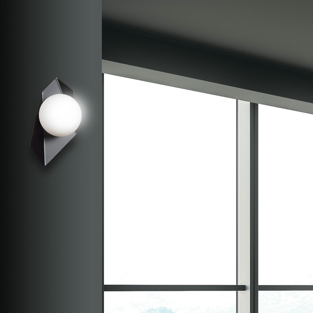 Lampa ścienna kinkiet SYDNEY czarny 1 punkt światła E14 klosz okrągły biały - LAITICA