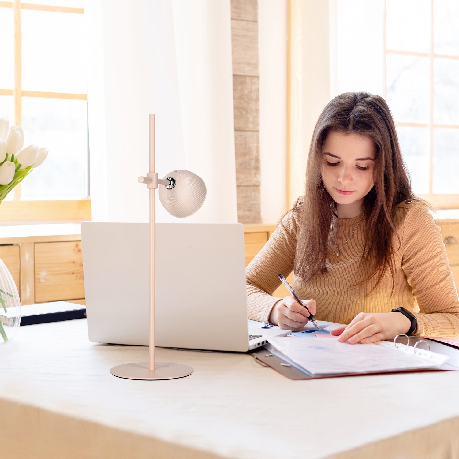 Lampka nocna LED bezprzewodowa różowa z USB i regulacją światła – Laitica ORBI - LAITICA