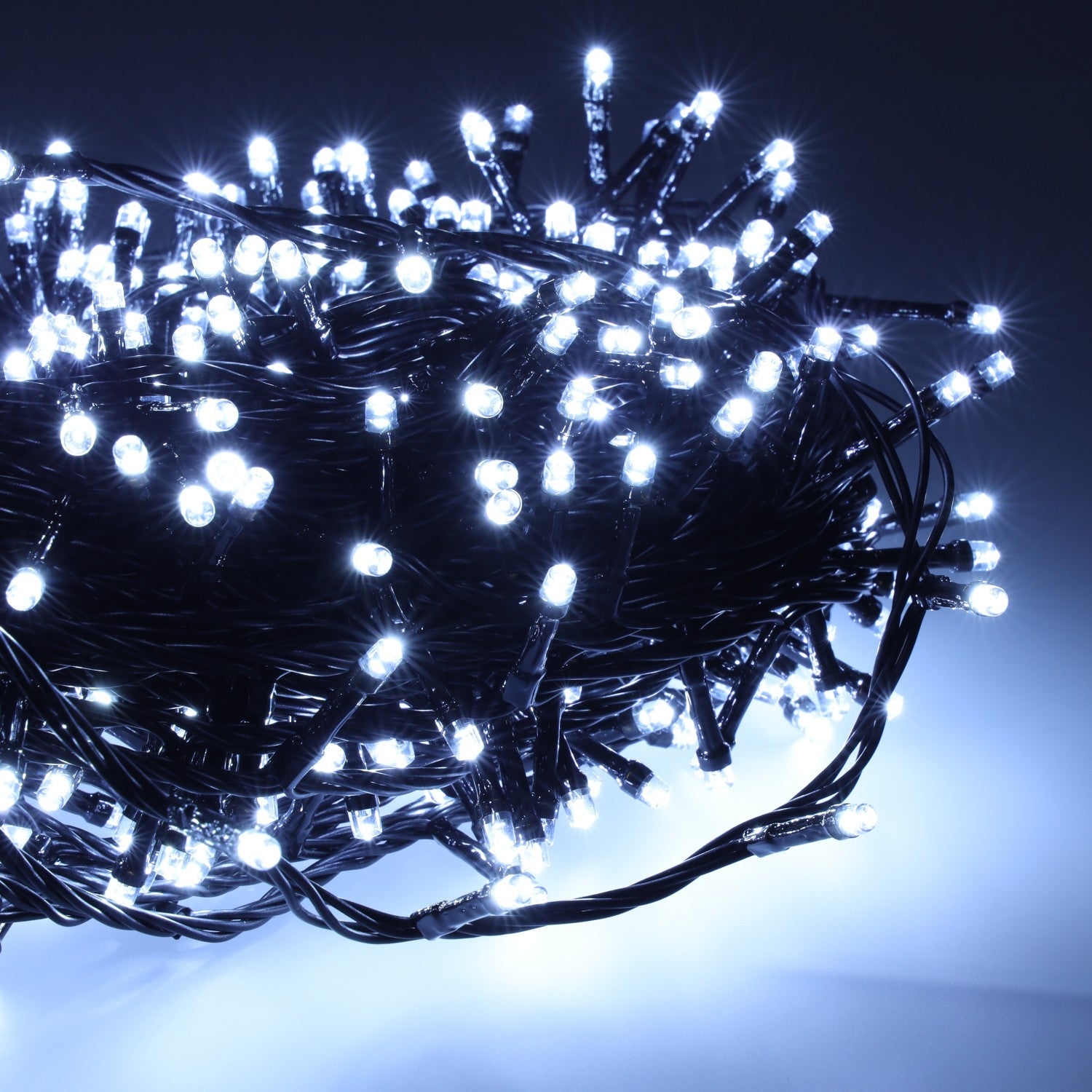 Lampki choinkowe 500 LED 8 funkcji dodatkowe gniazdo barwa zimna - LAITICA