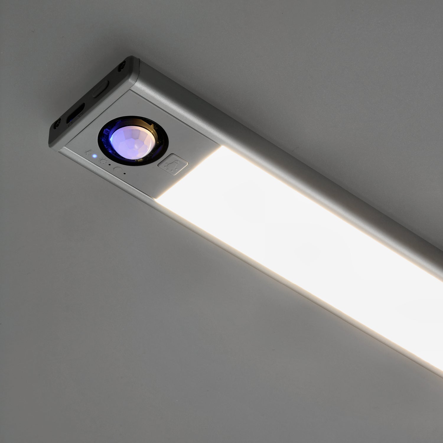 Oprawa LED COMO 2,2W czujnik ruchu REGULACJA ŚWIATŁA 3 tryby oświetlenia USB - C - LAITICA