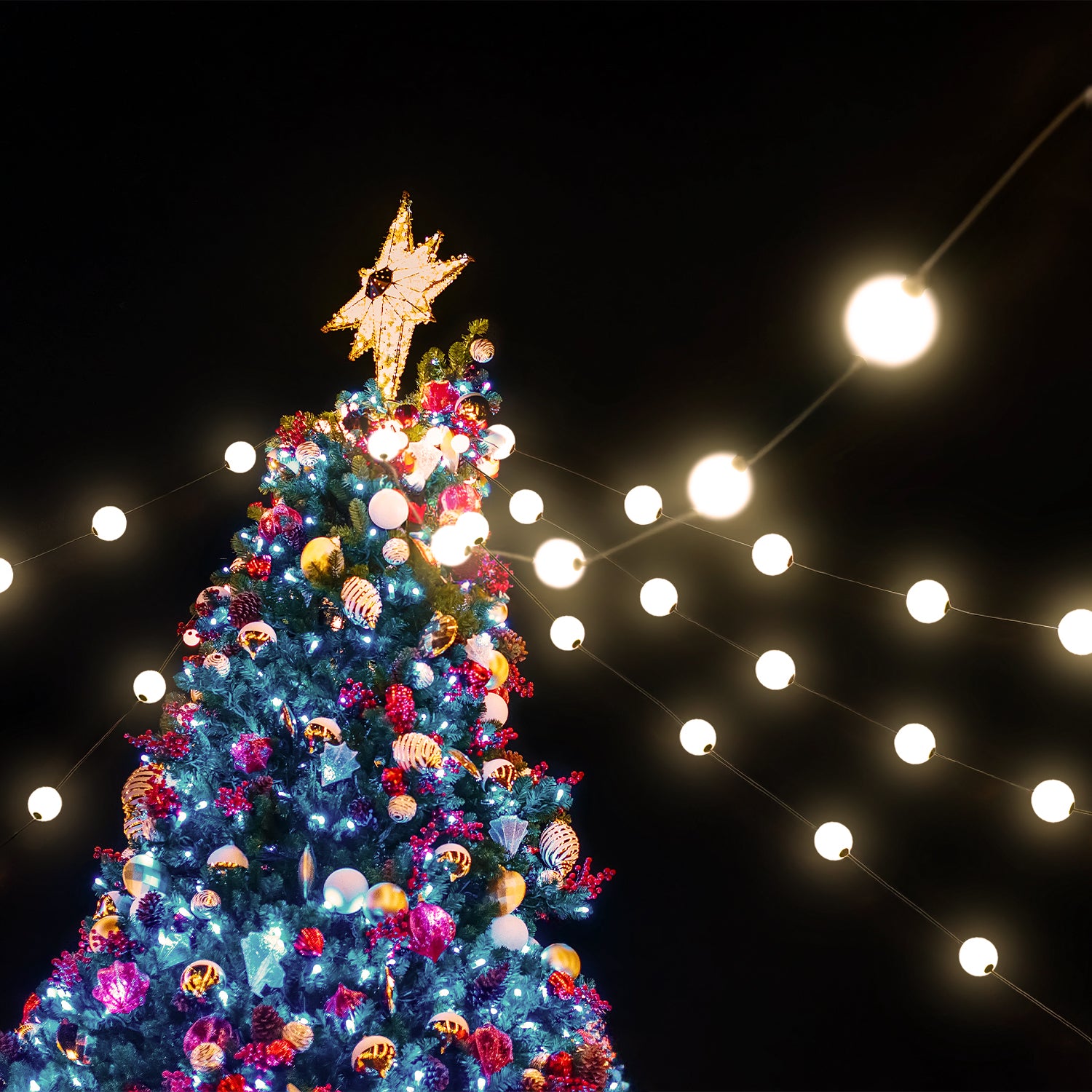 Lampki świąteczne LED kule – ozdoba na choinkę i ogród