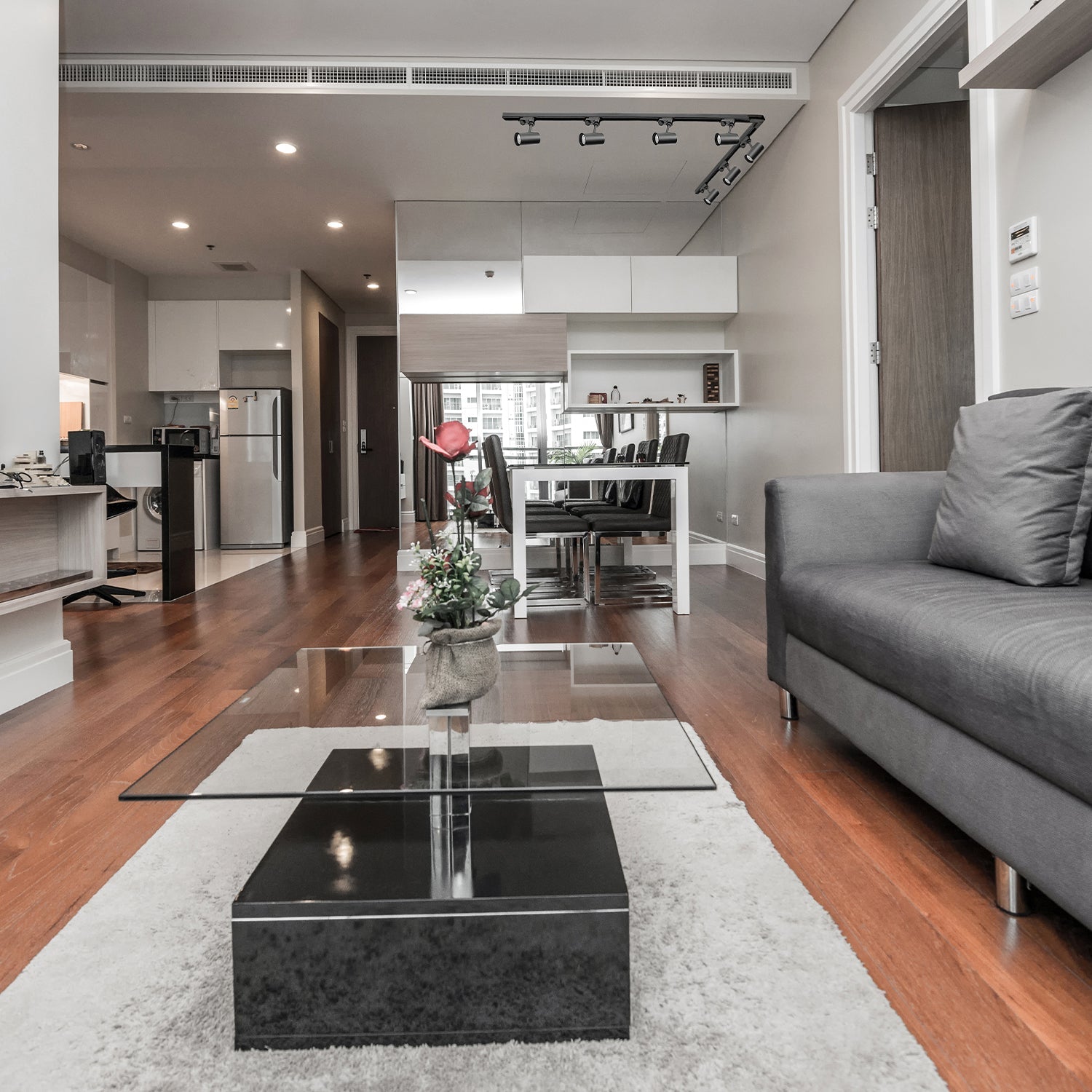 Zestaw szynowy 3 fazowy szyna 1m+2m, L prawy, 7x Lampa, 2x zaślepka CZARNY - LAITICA