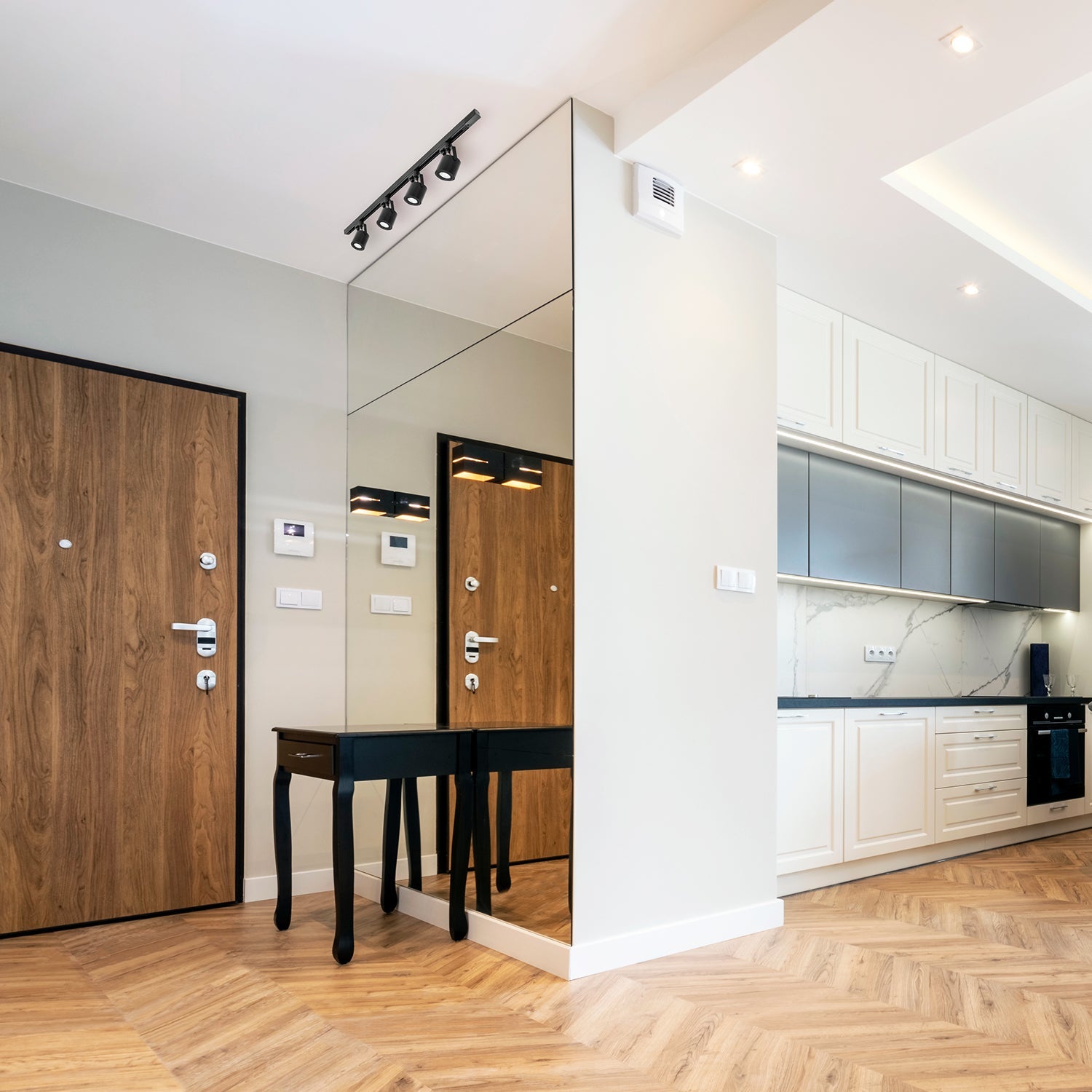 Zestaw Szynowy Czarny 3 fazowy 4x Reflektor na GU10 + Szyna 1m Komplet - LAITICA